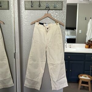 NWT GAP High Rise Wide-Leg Crop Khakis